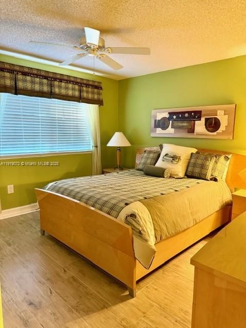 For Sale: $279,000 (2 beds, 2 baths, 1380 Square Feet)