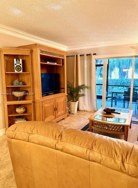 For Sale: $279,000 (2 beds, 2 baths, 1380 Square Feet)