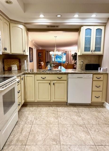 For Sale: $279,000 (2 beds, 2 baths, 1380 Square Feet)