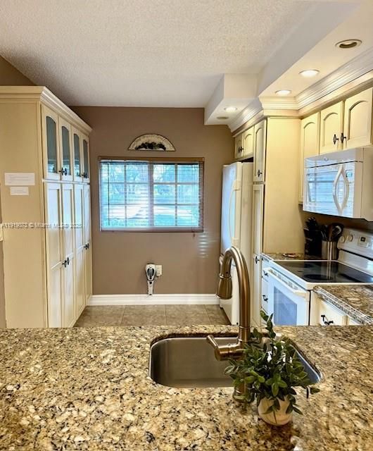 For Sale: $279,000 (2 beds, 2 baths, 1380 Square Feet)