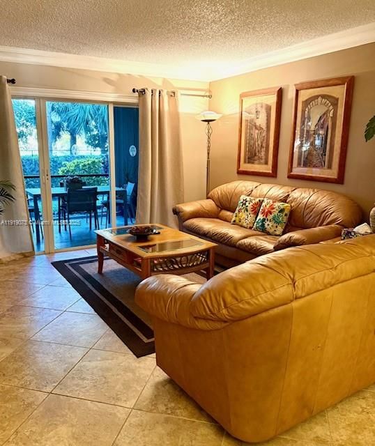 For Sale: $279,000 (2 beds, 2 baths, 1380 Square Feet)