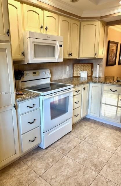 For Sale: $279,000 (2 beds, 2 baths, 1380 Square Feet)