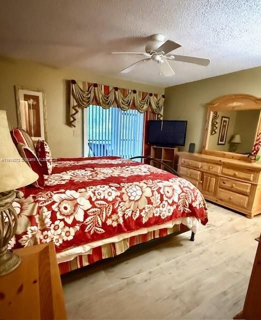 For Sale: $279,000 (2 beds, 2 baths, 1380 Square Feet)