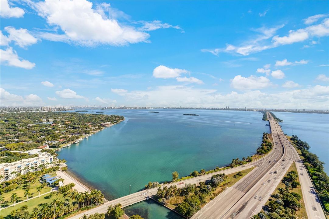 Recently Rented: $4,100 (2 beds, 2 baths, 1174 Square Feet)