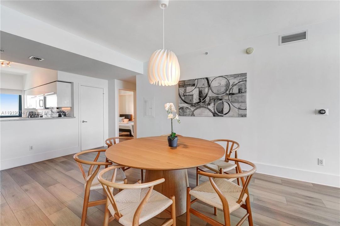 Recently Rented: $4,100 (2 beds, 2 baths, 1174 Square Feet)