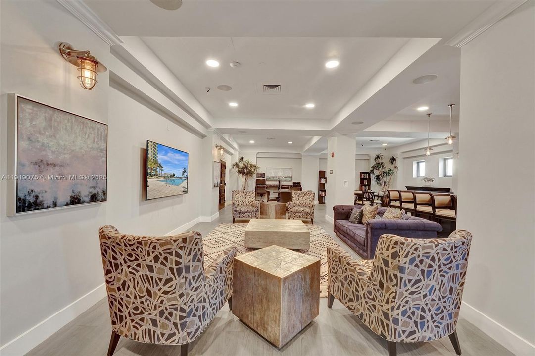 For Rent: $3,500 (1 beds, 1 baths, 745 Square Feet)