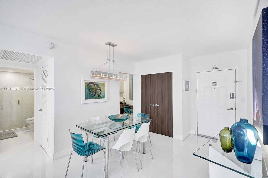 For Rent: $3,500 (1 beds, 1 baths, 745 Square Feet)