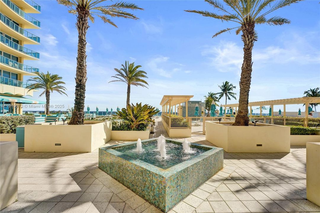 For Rent: $3,500 (1 beds, 1 baths, 745 Square Feet)