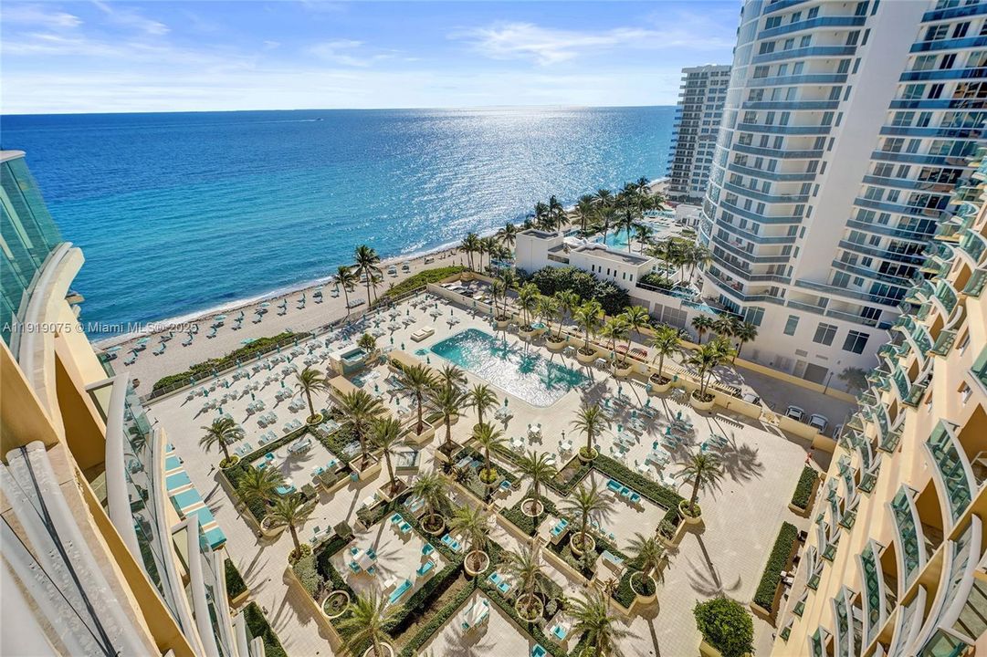 For Rent: $3,500 (1 beds, 1 baths, 745 Square Feet)