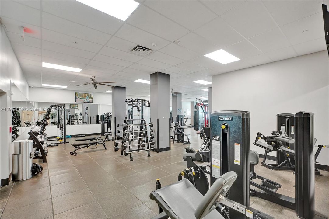 For Rent: $3,500 (1 beds, 1 baths, 745 Square Feet)