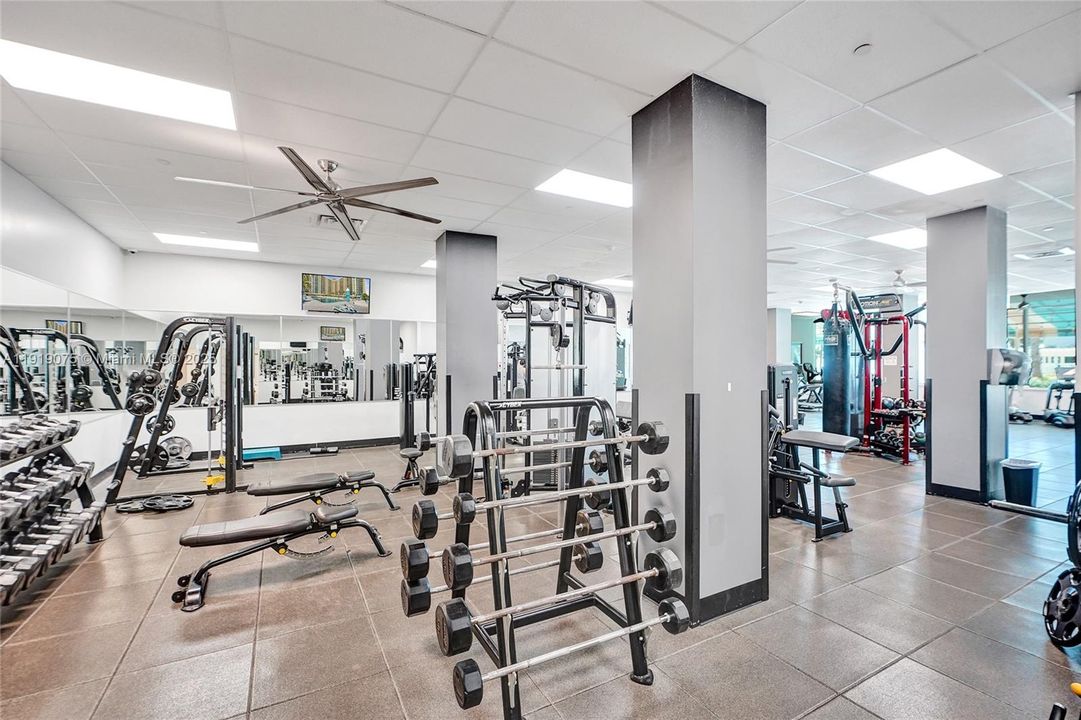 For Rent: $3,500 (1 beds, 1 baths, 745 Square Feet)