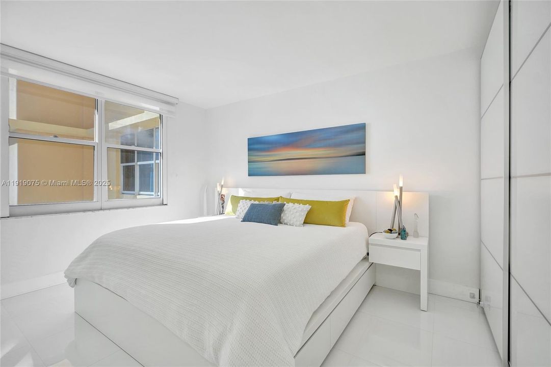 For Rent: $3,500 (1 beds, 1 baths, 745 Square Feet)