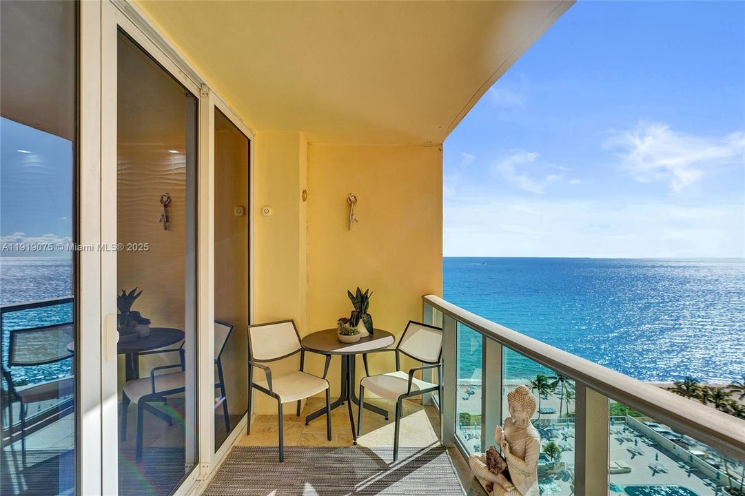 For Rent: $3,500 (1 beds, 1 baths, 745 Square Feet)