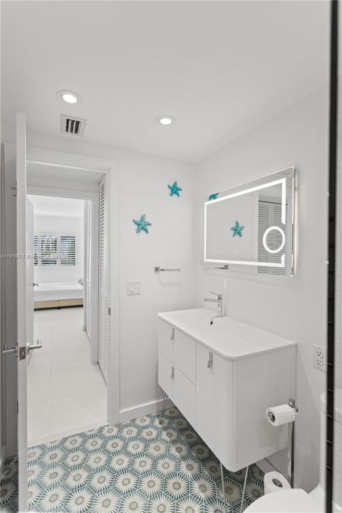 На продажу: $239,900 (1 спален, 1 ванн, 737 Квадратных фут)