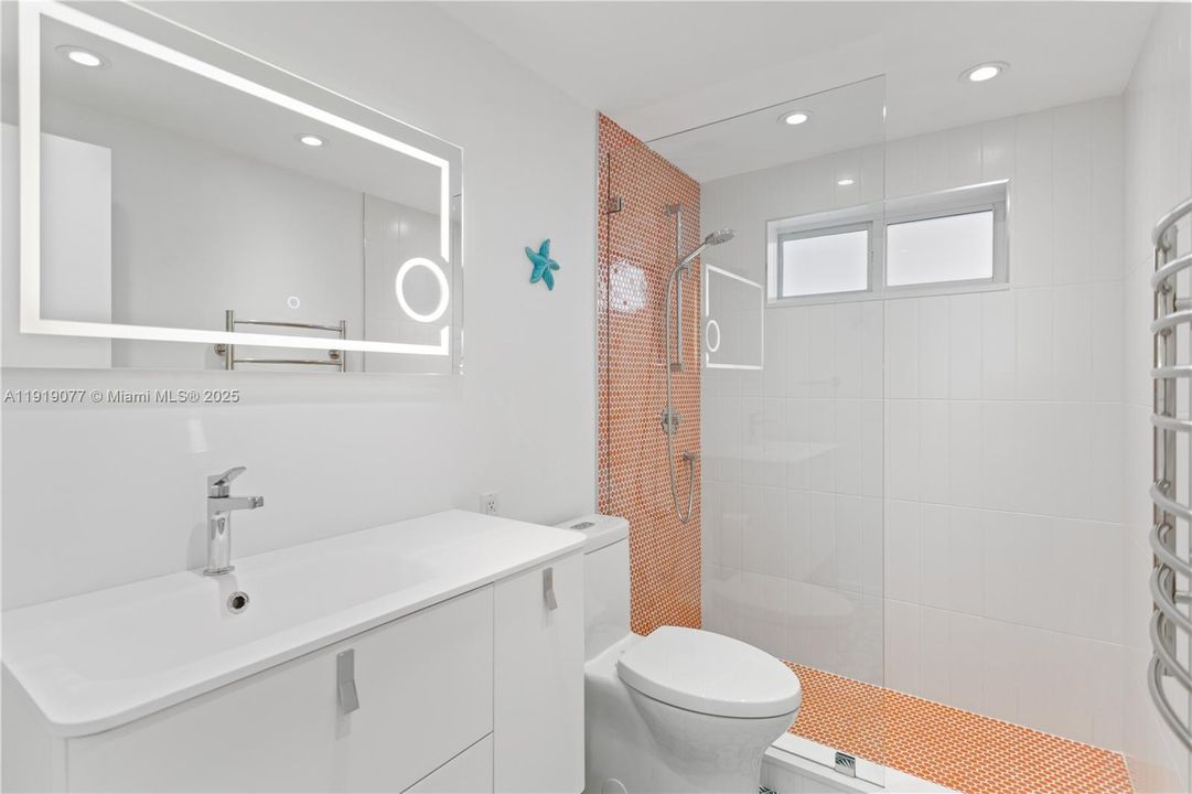 На продажу: $239,900 (1 спален, 1 ванн, 737 Квадратных фут)