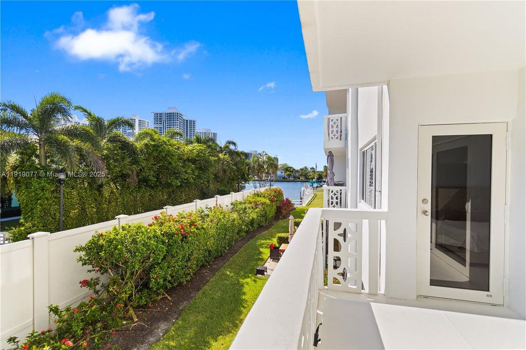 На продажу: $239,900 (1 спален, 1 ванн, 737 Квадратных фут)