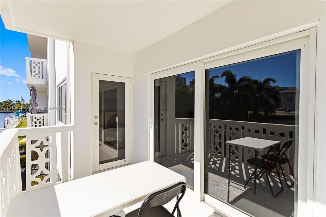 На продажу: $239,900 (1 спален, 1 ванн, 737 Квадратных фут)