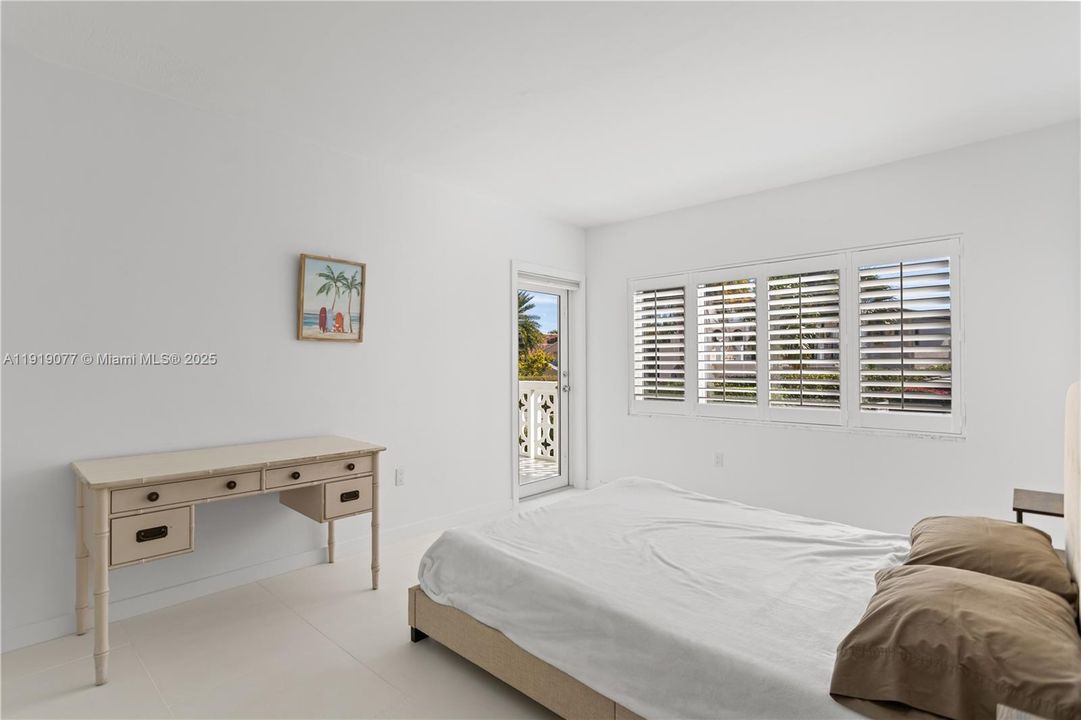 На продажу: $239,900 (1 спален, 1 ванн, 737 Квадратных фут)