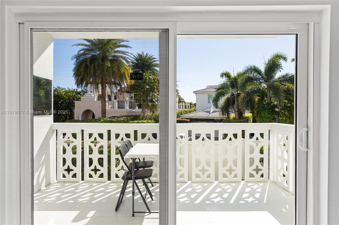 На продажу: $239,900 (1 спален, 1 ванн, 737 Квадратных фут)