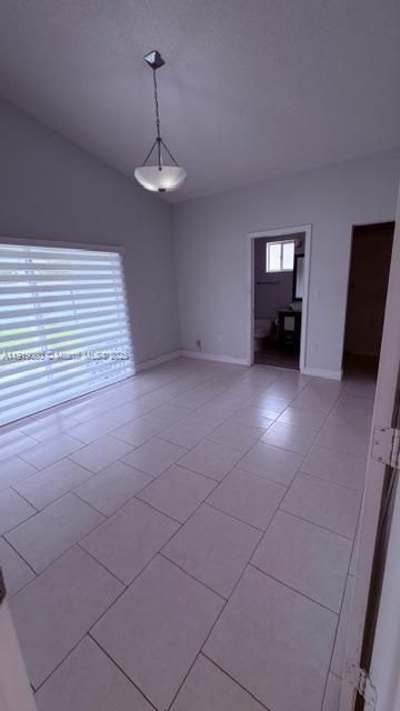 For Rent: $3,500 (3 beds, 2 baths, 1236 Square Feet)