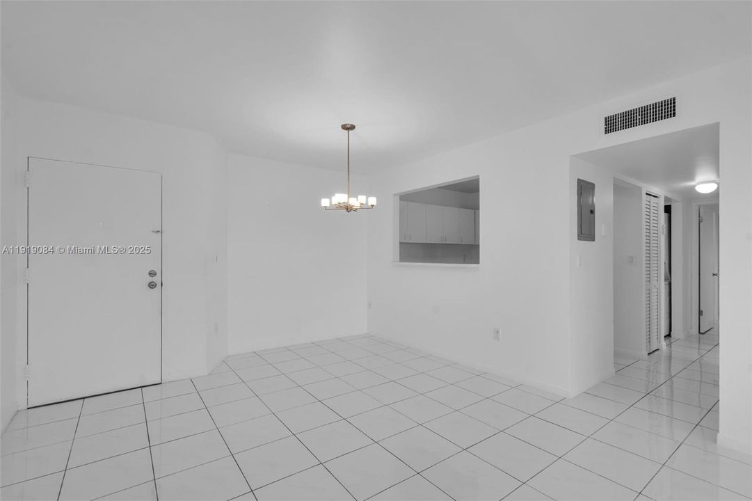 En Venta: $330,000 (2 camas, 2 baños, 960 Pies cuadrados)