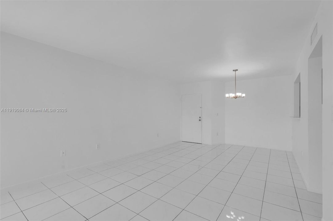 En Venta: $330,000 (2 camas, 2 baños, 960 Pies cuadrados)