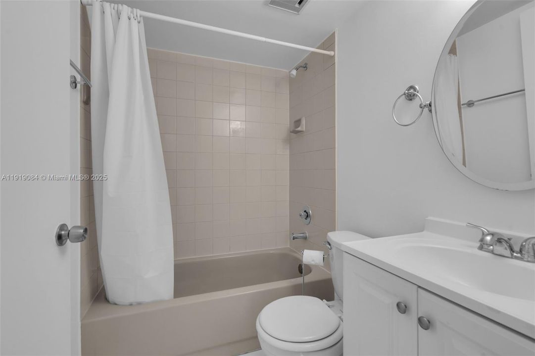 En Venta: $330,000 (2 camas, 2 baños, 960 Pies cuadrados)