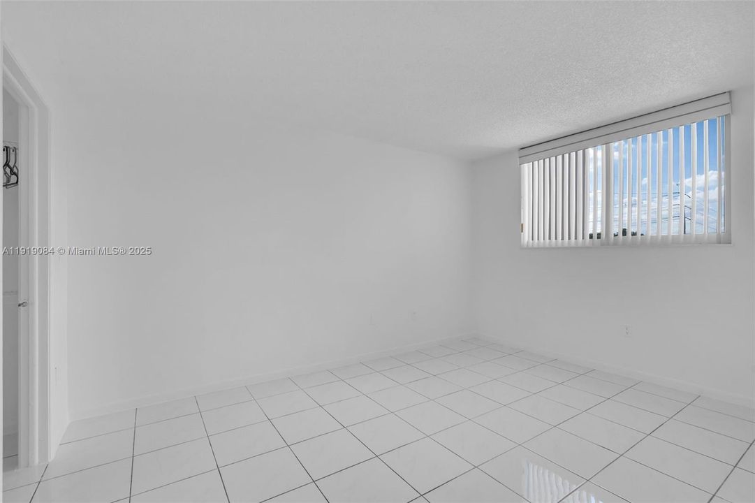 En Venta: $330,000 (2 camas, 2 baños, 960 Pies cuadrados)