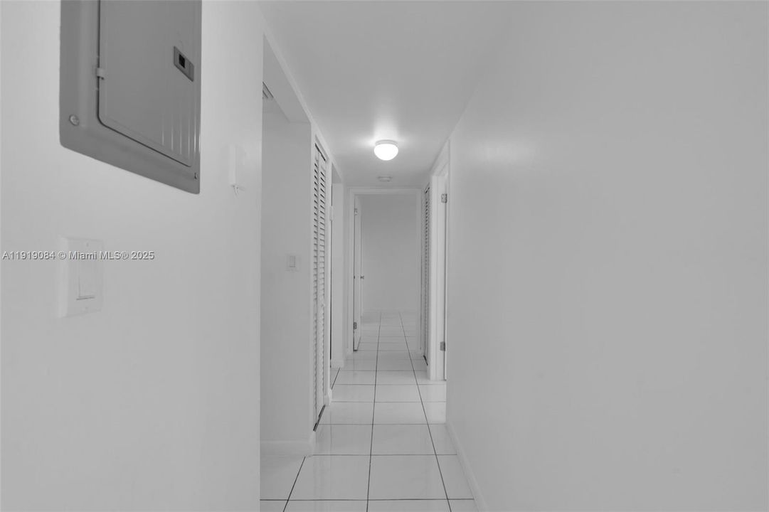 En Venta: $330,000 (2 camas, 2 baños, 960 Pies cuadrados)