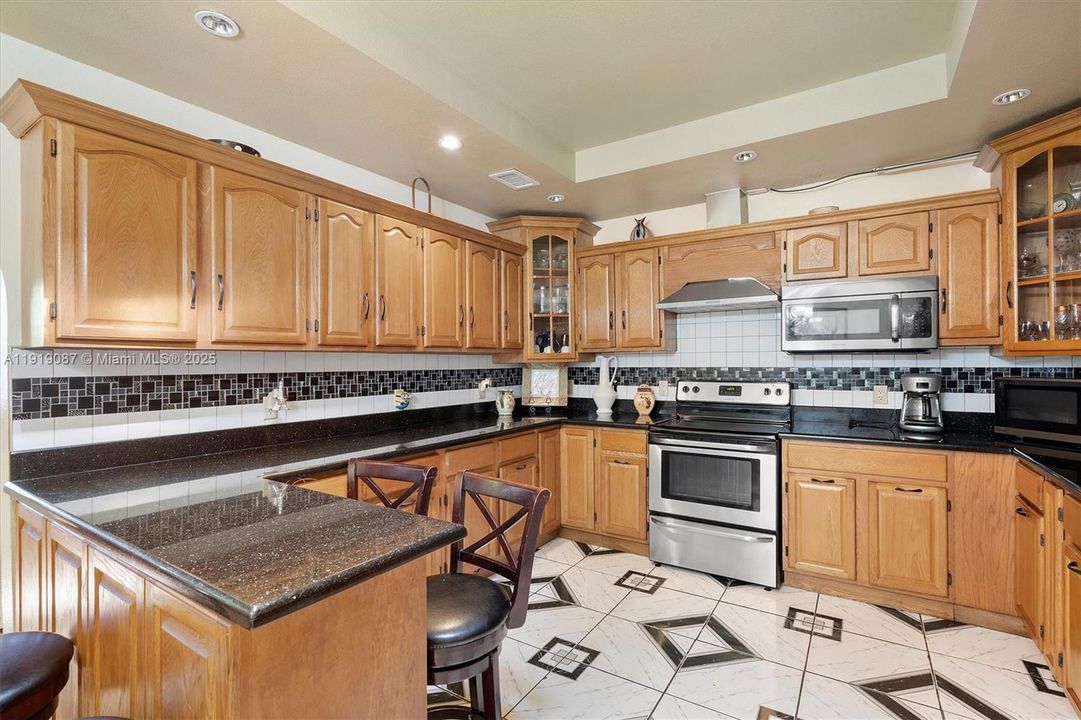 For Sale: $1,100,000 (4 beds, 3 baths, 2216 Square Feet)