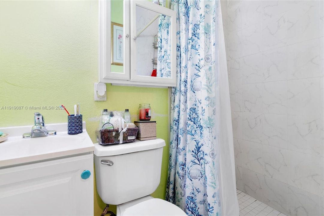 For Sale: $1,100,000 (4 beds, 3 baths, 2216 Square Feet)