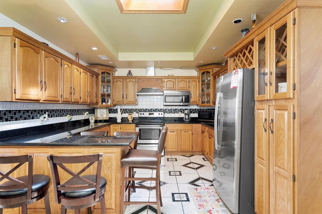 For Sale: $1,100,000 (4 beds, 3 baths, 2216 Square Feet)