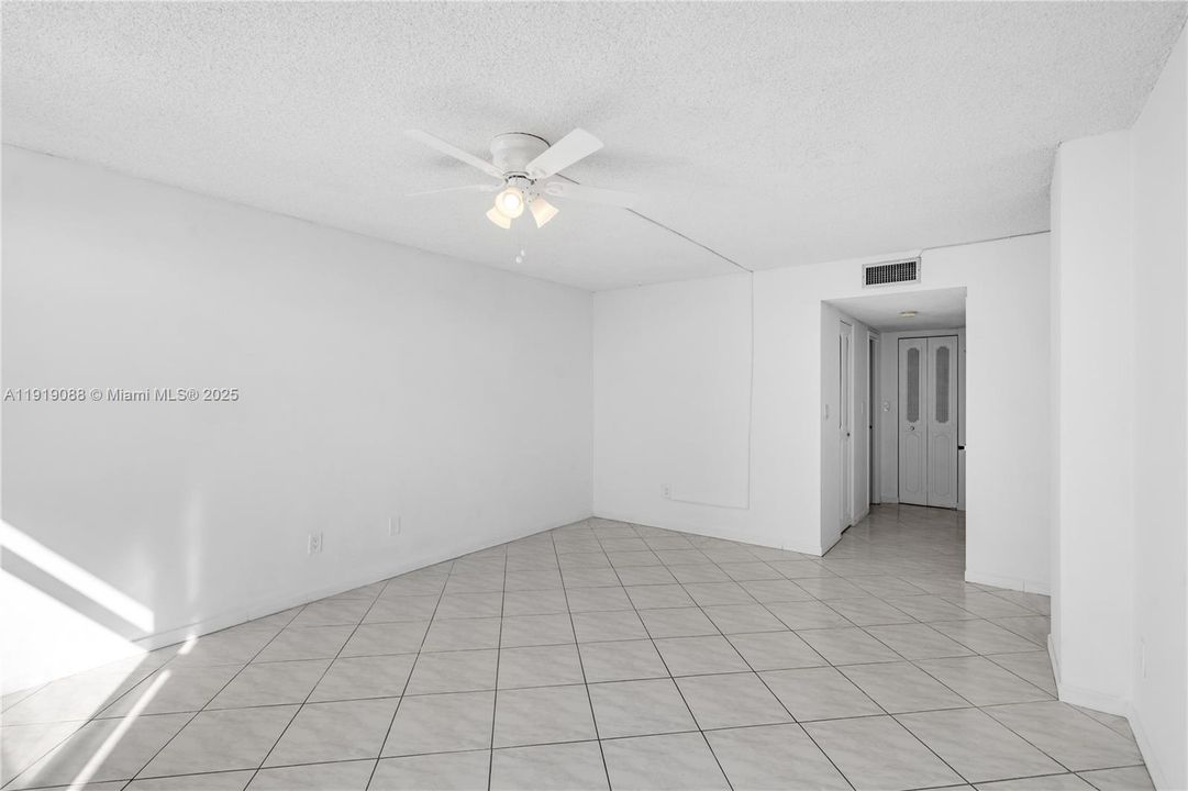 Active With Contract: $525,000 (2 beds, 2 baths, 1283 Square Feet)