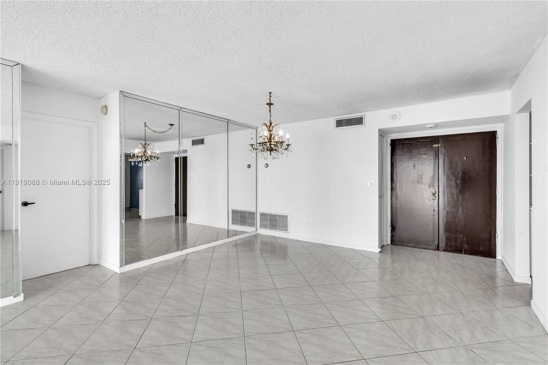 Active With Contract: $525,000 (2 beds, 2 baths, 1283 Square Feet)