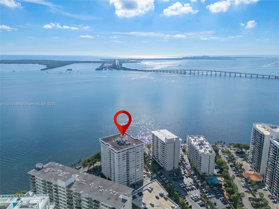 Active With Contract: $525,000 (2 beds, 2 baths, 1283 Square Feet)