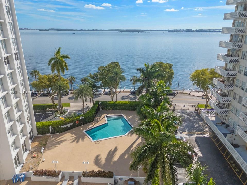 Active With Contract: $525,000 (2 beds, 2 baths, 1283 Square Feet)