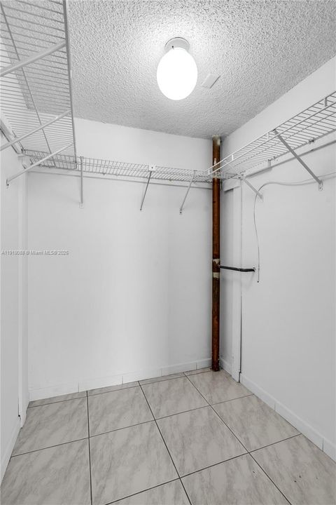 Active With Contract: $525,000 (2 beds, 2 baths, 1283 Square Feet)