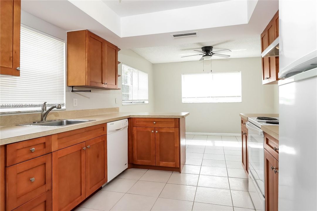 En Renta: $3,245 (3 camas, 2 baños, 1795 Pies cuadrados)