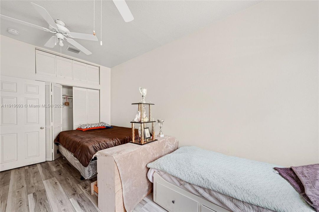 待售: $479,900 (3 贝兹, 2 浴室, 1380 平方英尺)