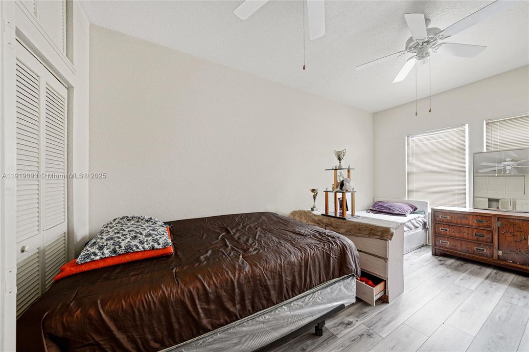 待售: $479,900 (3 贝兹, 2 浴室, 1380 平方英尺)