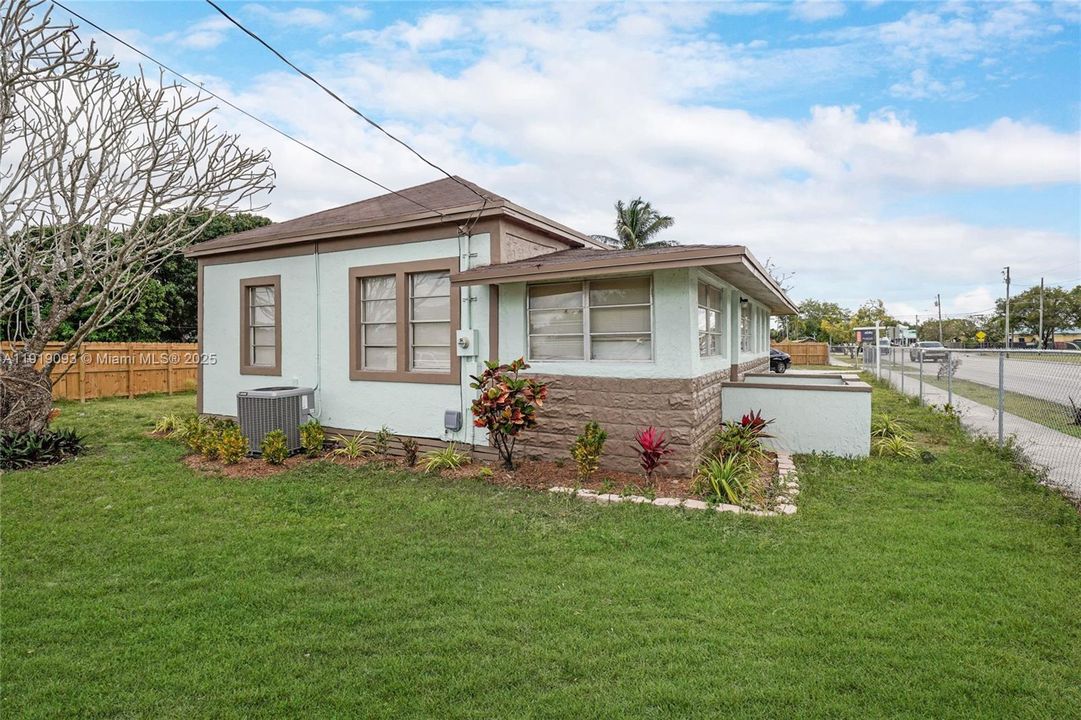 待售: $479,900 (3 贝兹, 2 浴室, 1380 平方英尺)