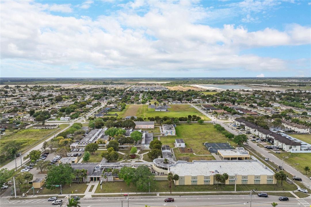 待售: $479,900 (3 贝兹, 2 浴室, 1380 平方英尺)