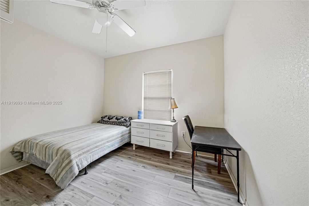 待售: $479,900 (3 贝兹, 2 浴室, 1380 平方英尺)