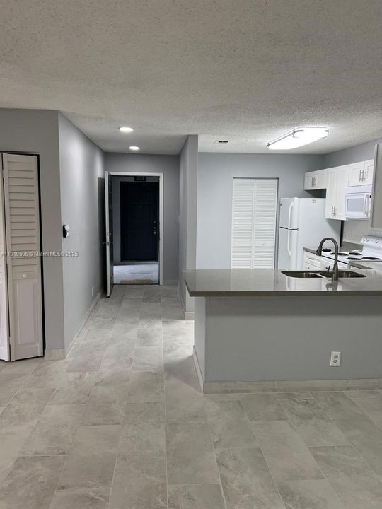 待售: $265,000 (3 贝兹, 2 浴室, 1305 平方英尺)