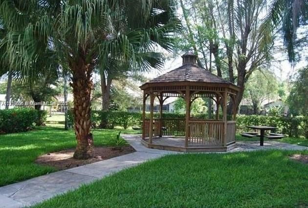 待售: $265,000 (3 贝兹, 2 浴室, 1305 平方英尺)