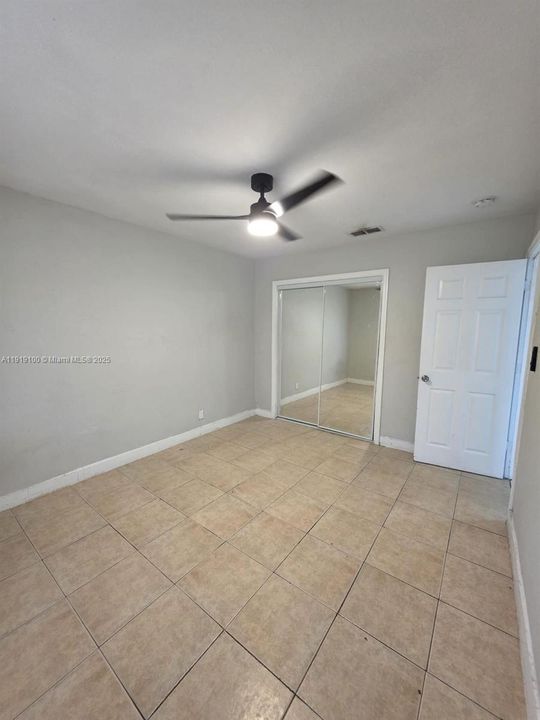 For Rent: $1,600 (2 beds, 1 baths, 3534 Square Feet)