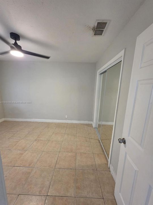 For Rent: $1,600 (2 beds, 1 baths, 3534 Square Feet)
