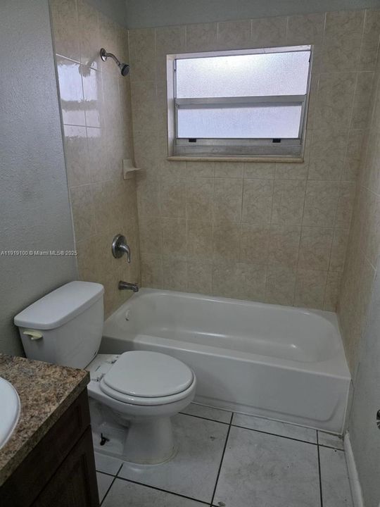 For Rent: $1,600 (2 beds, 1 baths, 3534 Square Feet)