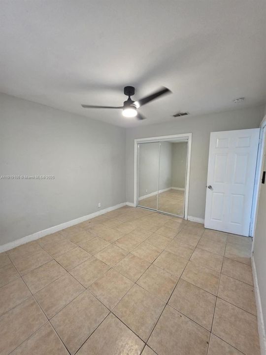 For Rent: $1,600 (2 beds, 1 baths, 3534 Square Feet)