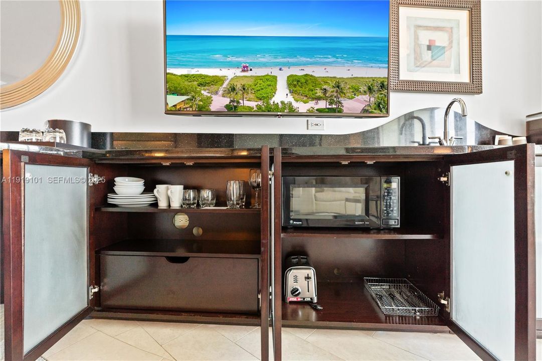 待售: $999,000 (0 贝兹, 1 浴室, 522 平方英尺)